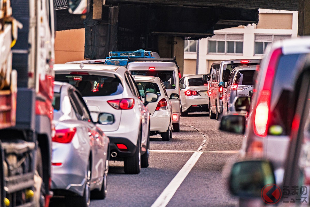首都高「年に1度の"地獄渋滞シーズン"」まもなく到来！ なぜ「12月がイチバン」混む？ ピークは「12月19日の金曜日」 「余裕をもった利用をお願いします」呼びかけ