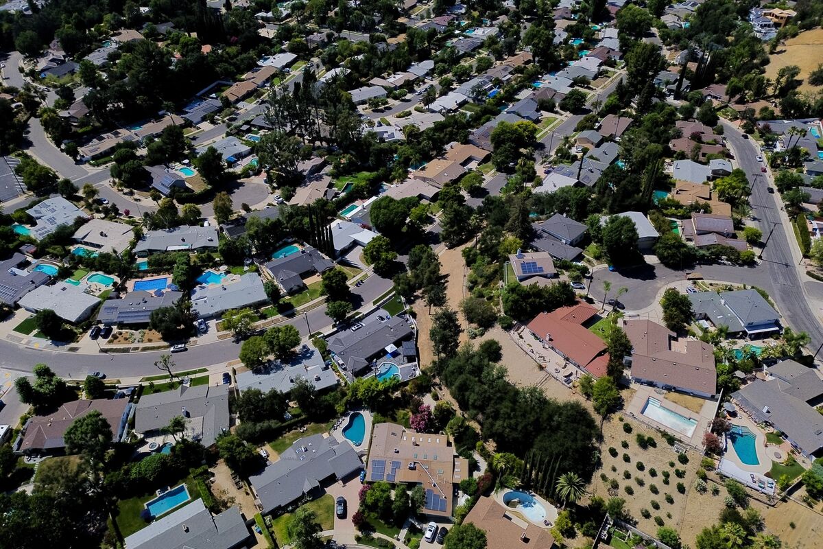 米中古住宅販売は小幅増、予想上回る－価格上昇が失速し需要安定