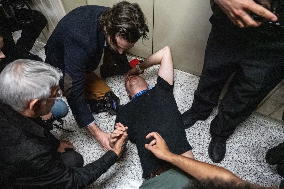 報道陣につかみかかった移民執行官、突き飛ばされるなどして記者１人負傷 米ＮＹ