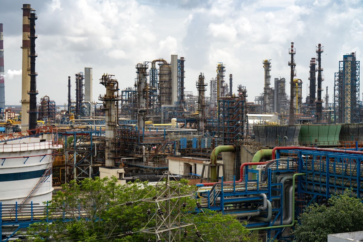 インドの石油精製会社、ロシア産原油の購入再開－米国は50％関税方針