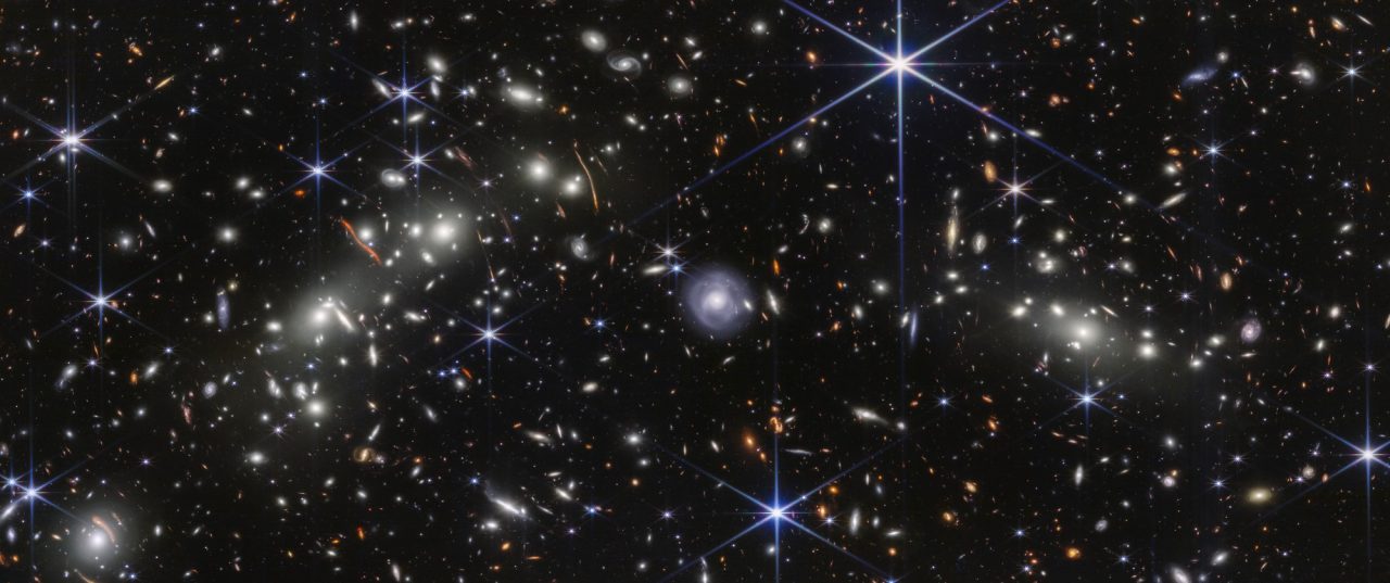 37億光年先の大衝突 「弾丸銀河団」をジェームズ・ウェッブ宇宙望遠鏡が観測