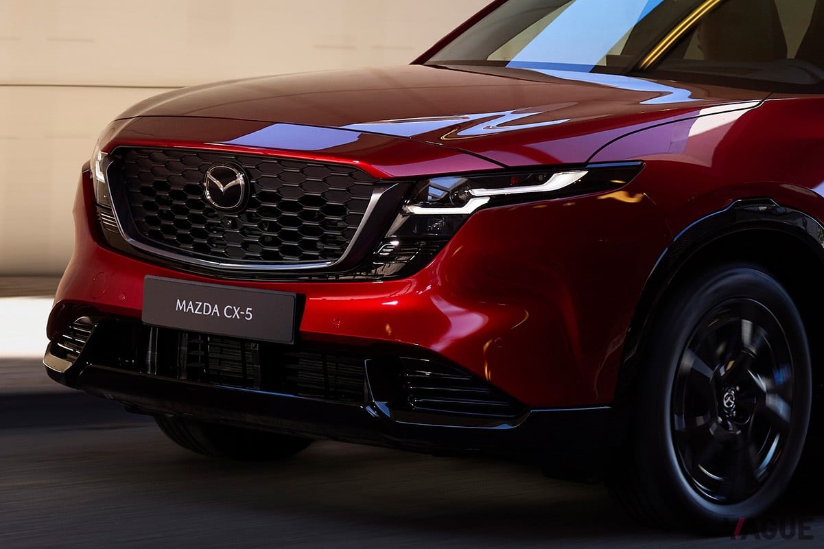 ついに日本初公開！ マツダ新型「CX-5」は“逆スラントマスク”などの新世代デザインがカッコいい！ 2027年中には「独自開発ハイブリッド」も導入へ