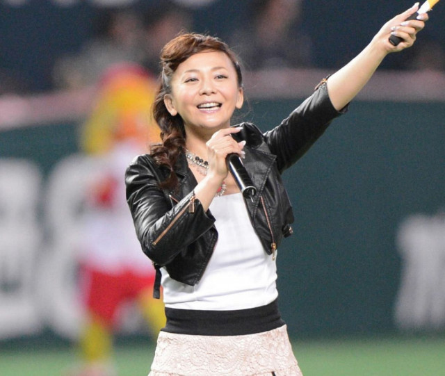 「また痩せました？」華原朋美の近影に驚きの声が続々「え〜痩せすぎて心配です」「スタイル抜群だし服もカワイイ」など様々な声 先日全国ツアーを終了