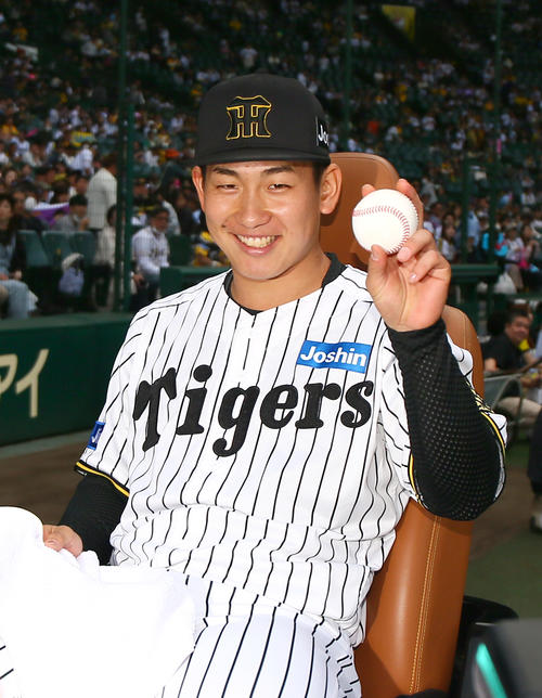 【阪神】プロ初先発初勝利の伊原陵人 記念球は「親ではなく大学の監督さんに」／一問一答
