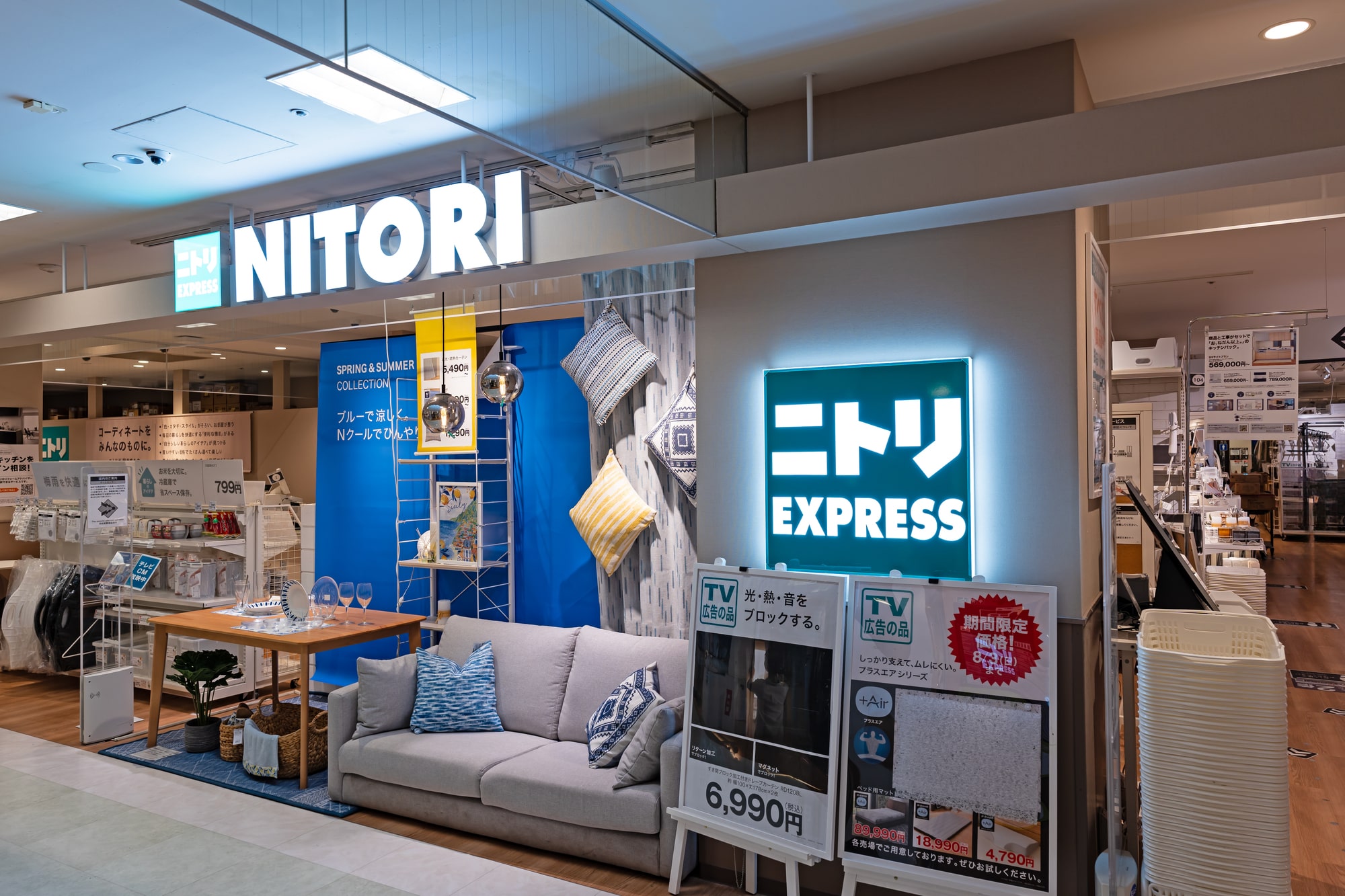 「9ケース買いました」 ニトリの“押入れで使える収納ケース”に絶賛の声「奥行きがあるので結構入ります」「引き出し式収納が絶対良いですよ！！」