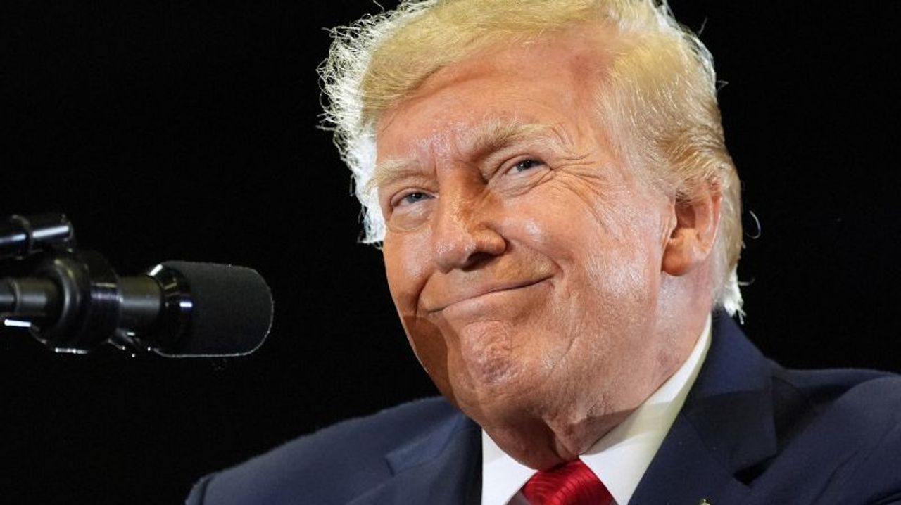 トランプ氏自嘲 中間選挙に焦り?