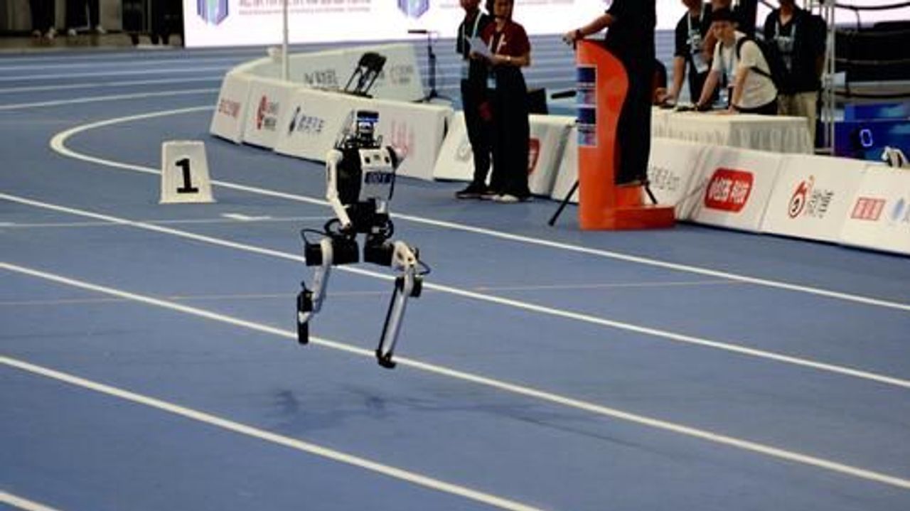 人型ロボ100mボルト超え 直後炎上