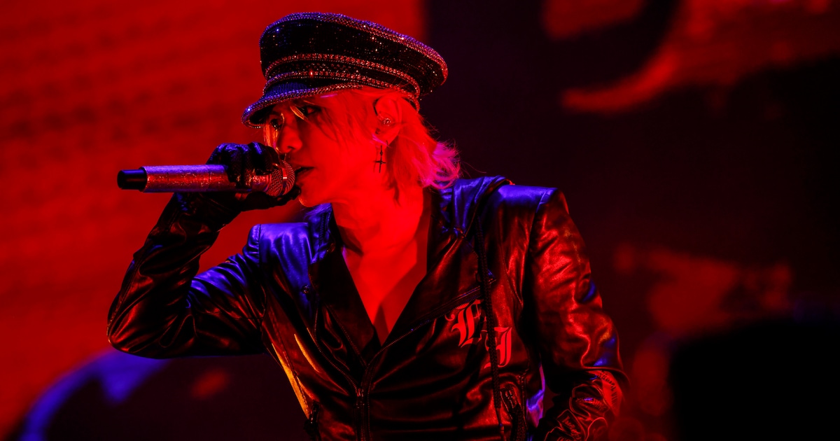 HYDEが大阪・関西万博「和歌山DAY」ライブで会場を熱狂の渦に、同郷・玉置成実とデュエットも（ライブレポート / 写真15枚）