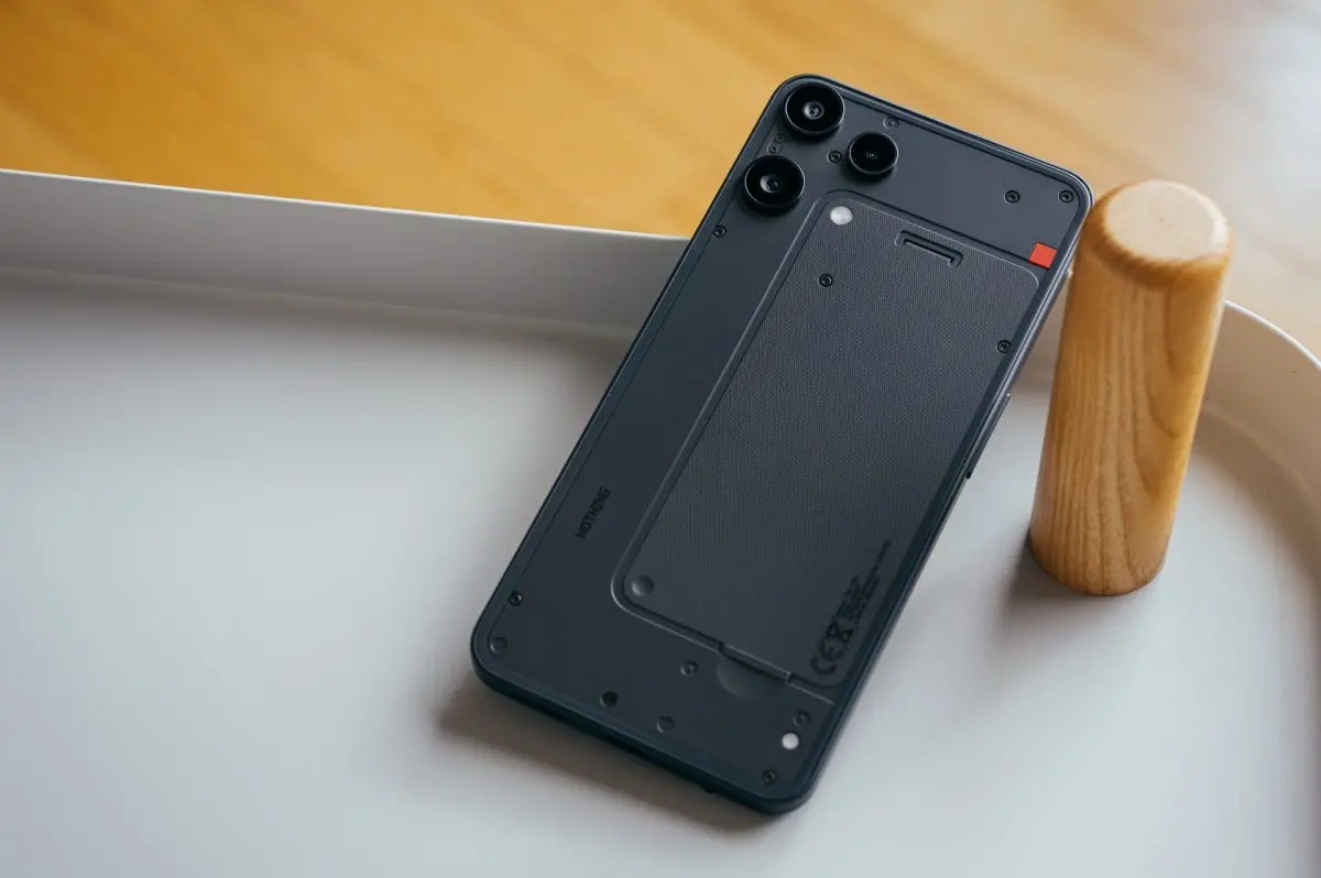 最安約1.5万円！ Nothingのエントリースマホ「Phone (3a) Lite」は、ミドルモデル「Phone (3a)」とどう違う？