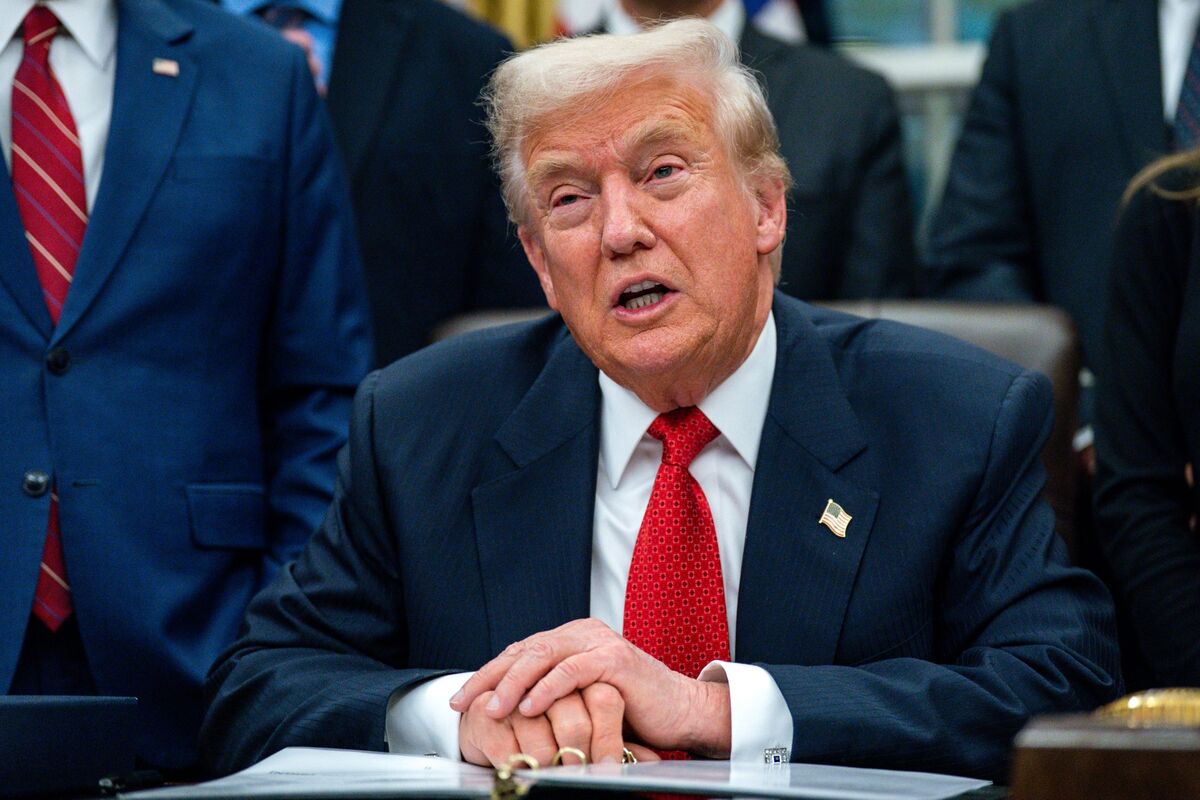 トランプ大統領が支持を示唆、ロシアの取引相手国への制裁法案