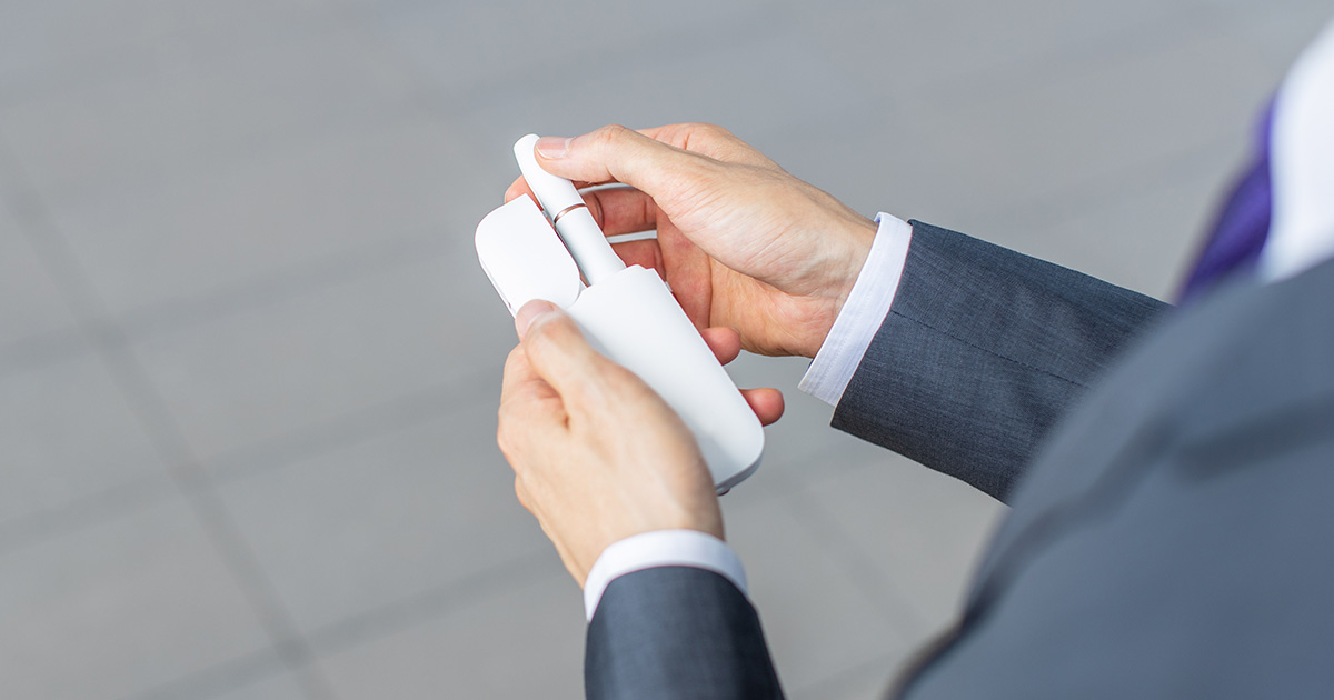 加熱式たばこ使用者は職場で転倒しやすい？ 特に20～30代で顕著