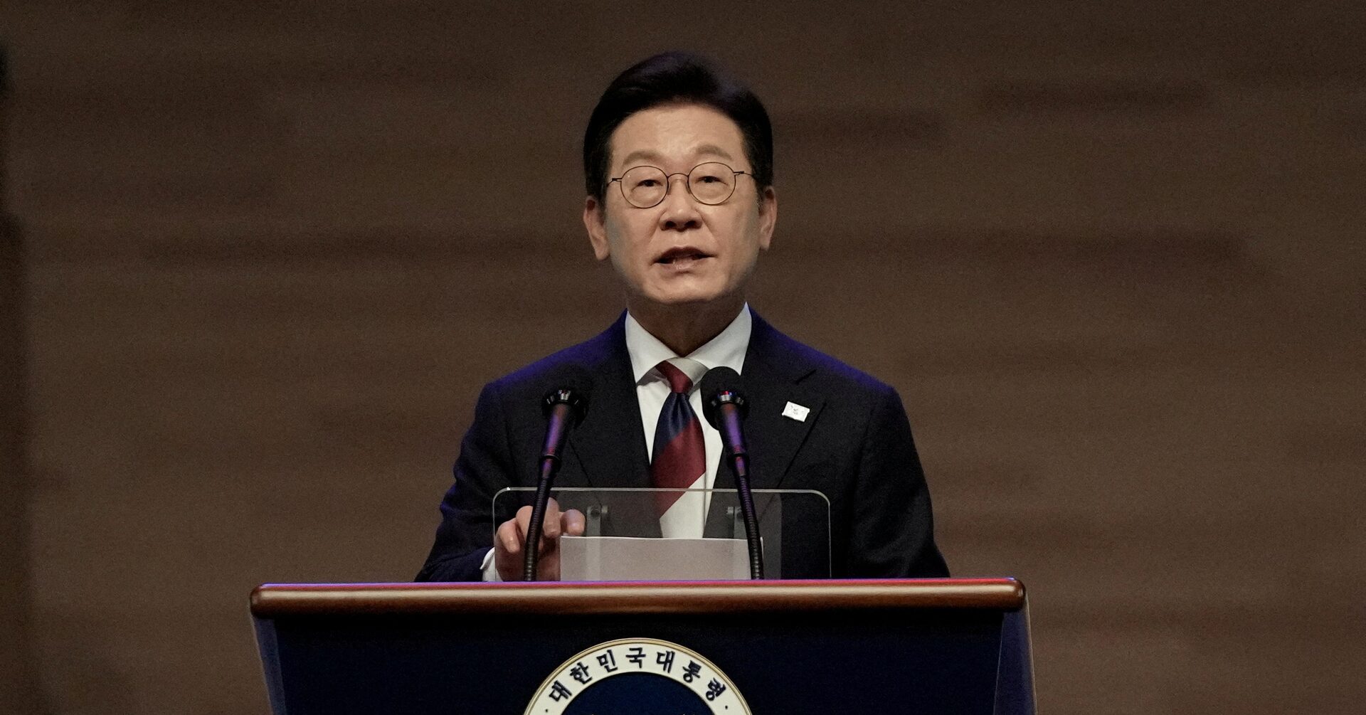 トランプ氏「韓国で革命、ビジネスできない」、首脳会談控え批判