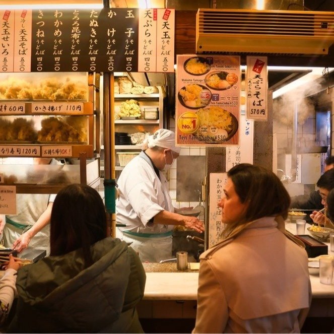 「外国人客が明らかに減った」観光地の飲食店に広がる異変…中国客が半減超、訪日客減少で外食産業に迫る“空洞化”リスク（集英社オンライン）