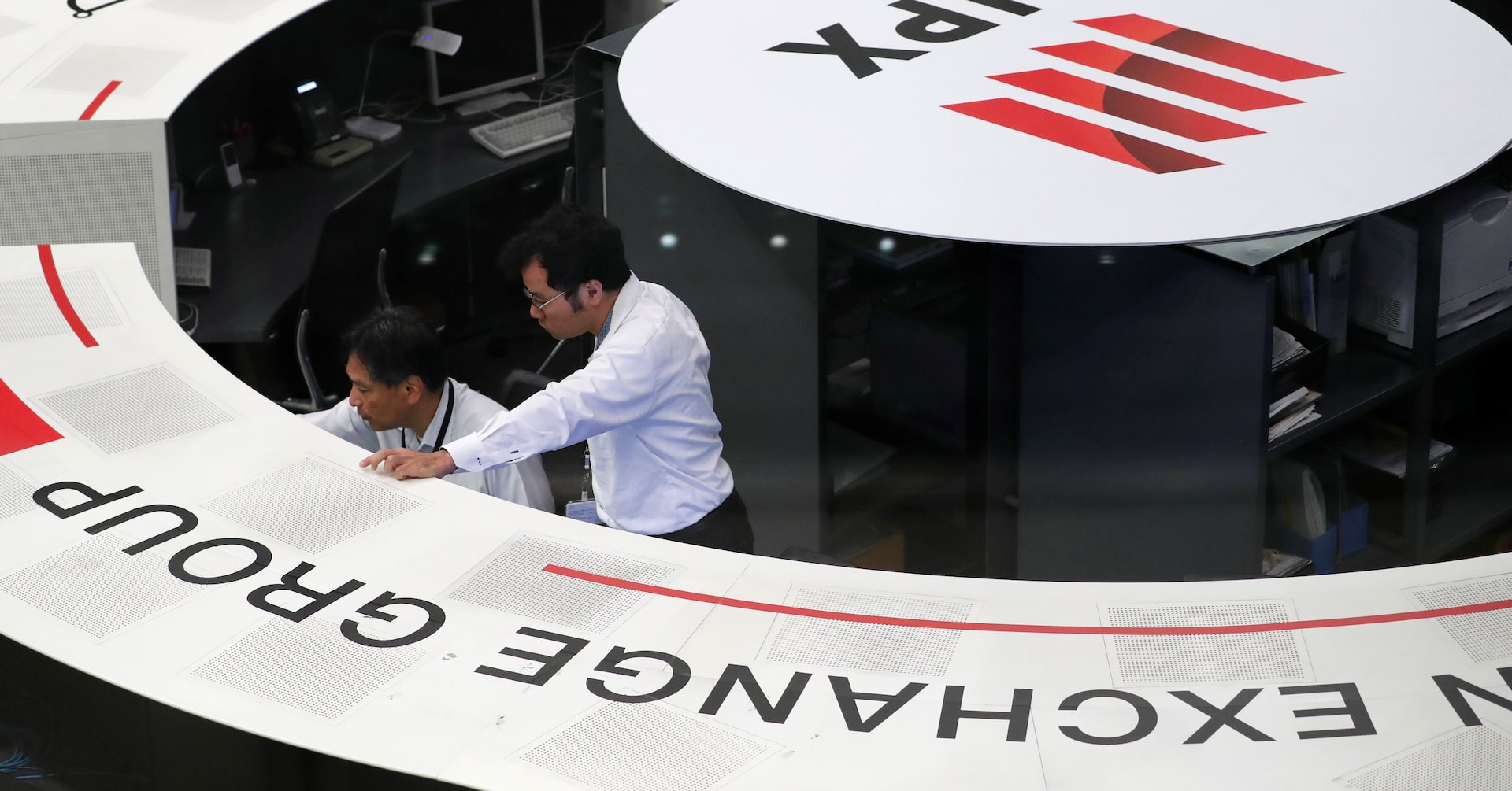 日経平均は反落、一時4万9000円割れ ＡＩ株安で