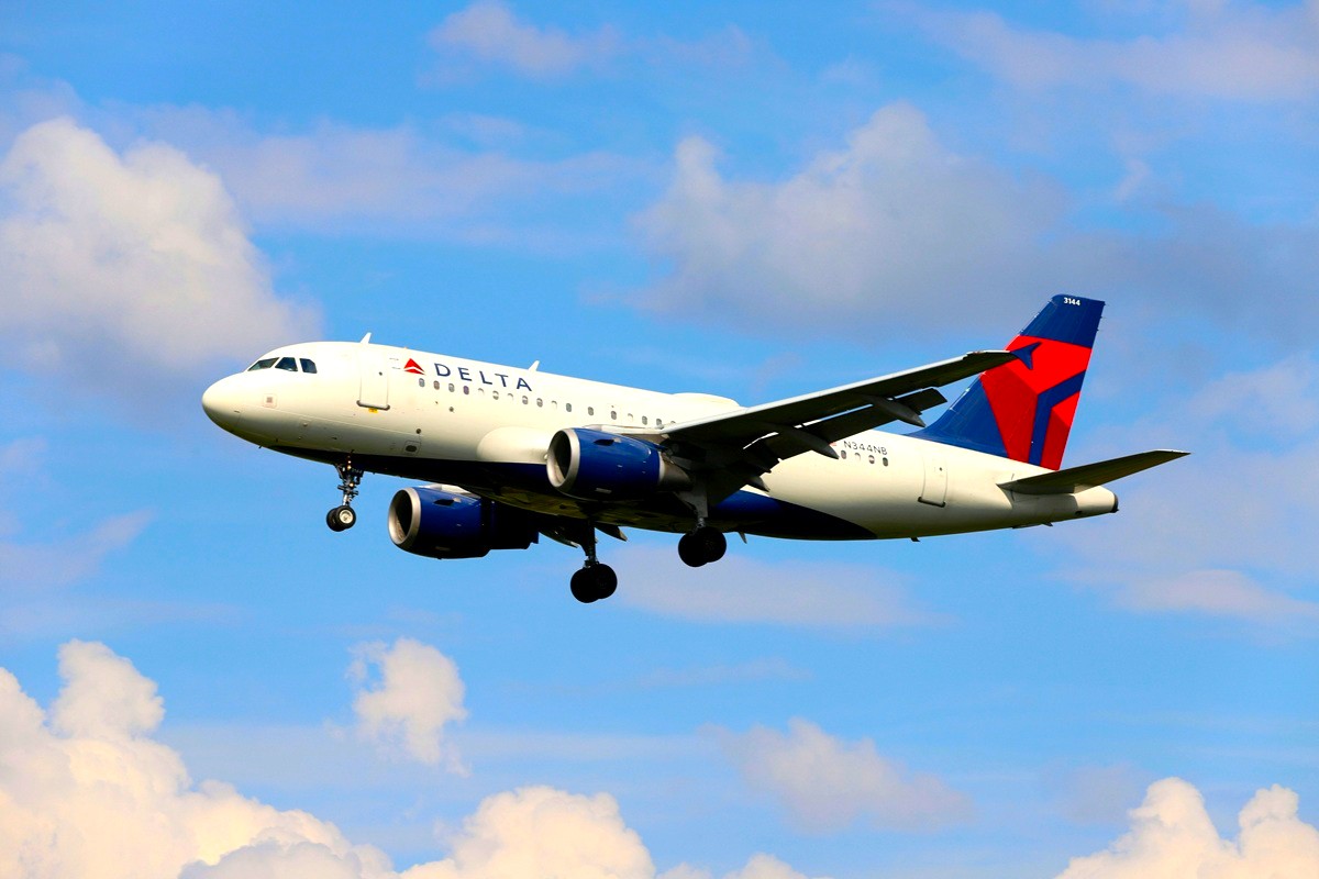 「ひどすぎる...」滑走路にペットを「放置」か、乗客が撮影した「衝撃写真」にSNS激怒「スタッフを解雇しろ」との声も（ニューズウィーク日本版）