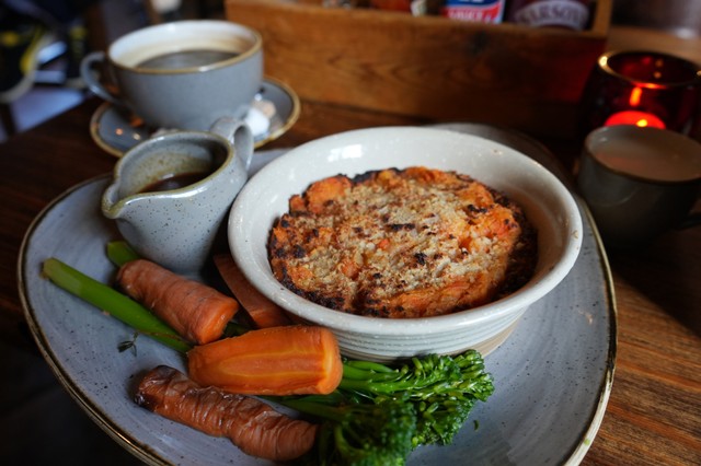 もうマズいなんて言わせない？イギリス飯の意外な最新事情が話題に 「伝統料理は銀座の洋食屋の味」説も…果たしてその実情は