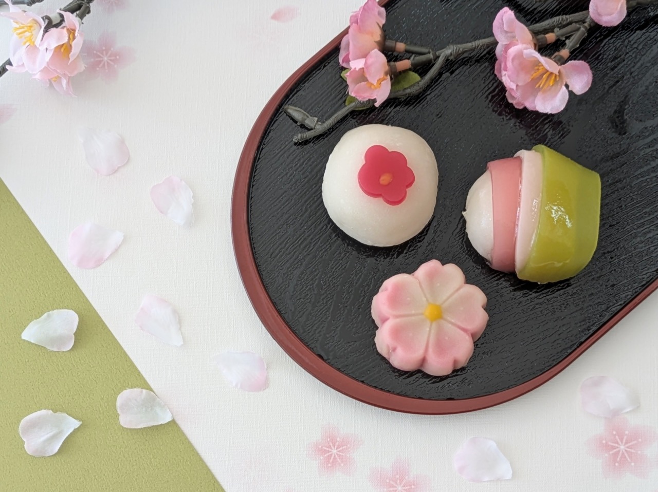 「喜ばれること間違いなし」 日本橋三越本店で買ってきてほしい“和菓子”に絶賛の声 「うますぎて最高ですわ」「何なんだこれ天上人のお菓子か…？」
