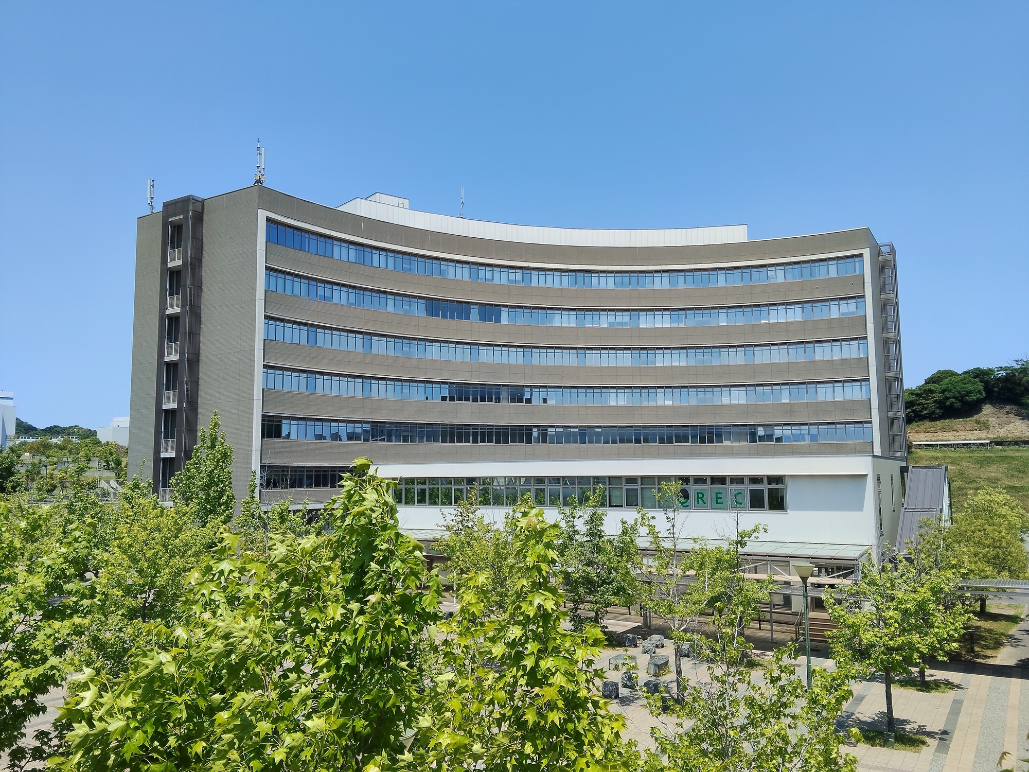 「地元の大学よりもここだと思った」 “評価が高い九州・沖縄エリアの国公立大学”って？ ランキング上位に「九州のオックスフォード大学」「天才じゃなく、努力で目指せます」の声！