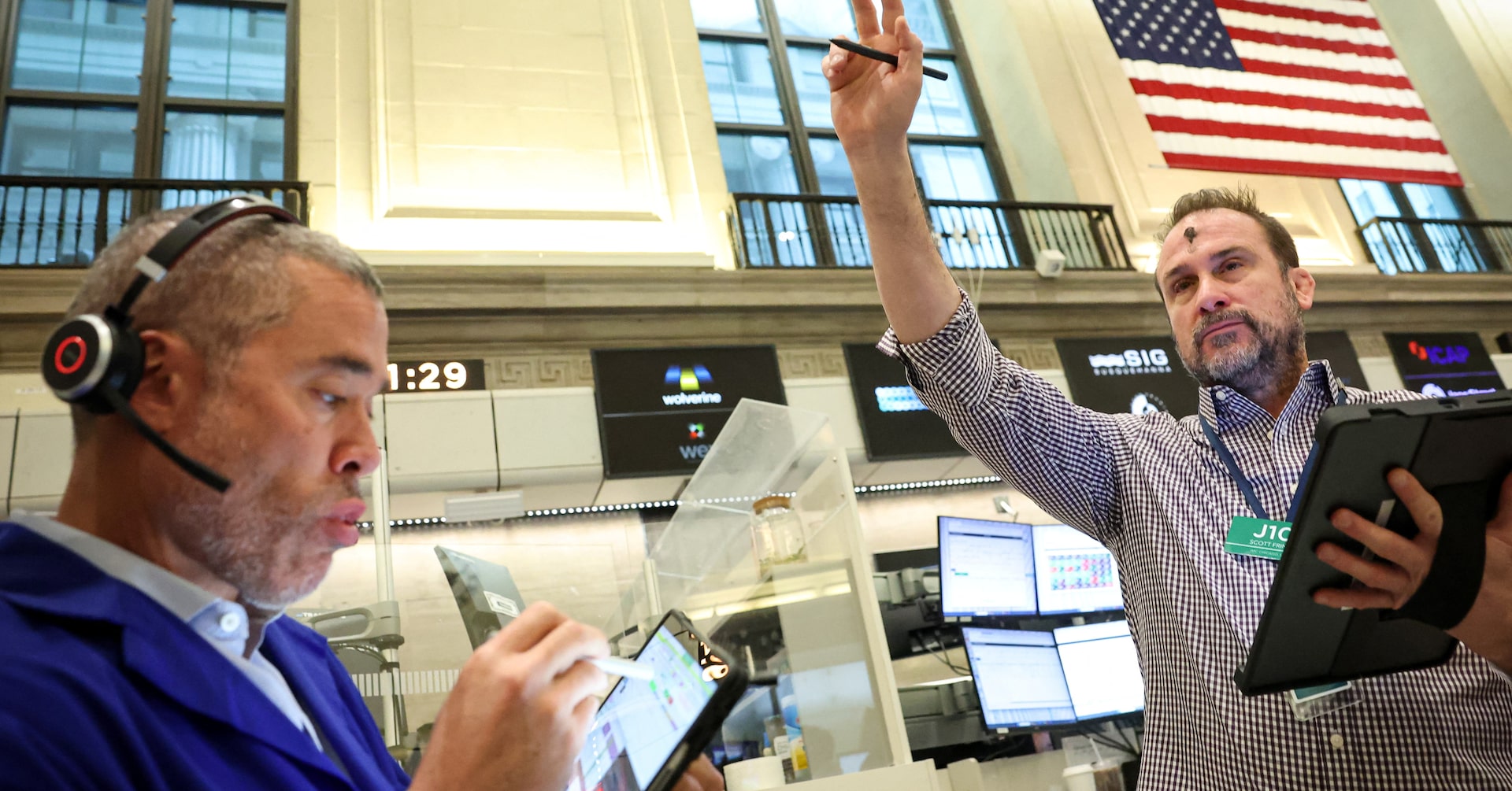 米国株式市場＝反落、ＰＥ関連株に売り ウォルマートも安い