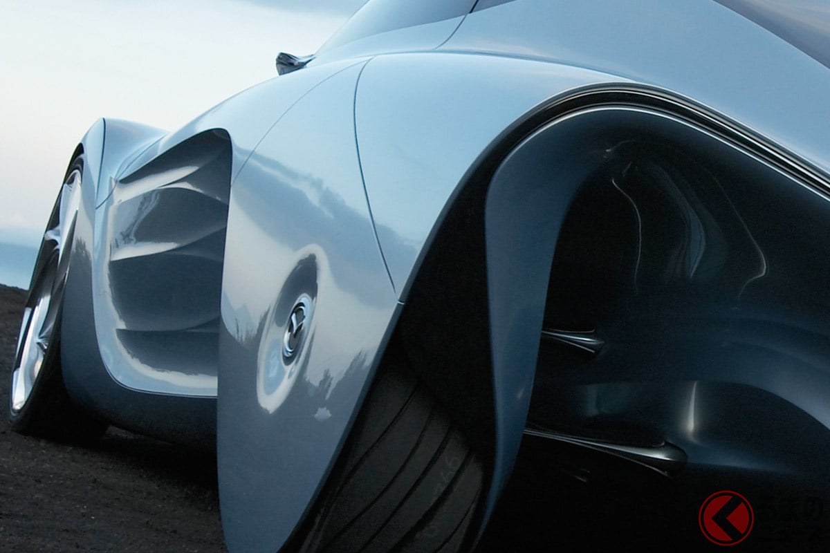 マツダの「"2人乗り"FRスポーツカー」が斬新すぎる！ 「RX-8」超えの進化した「1.6Lロータリーエンジン」搭載！ 流麗ボディで空力を極めた「TAIKI」とは！