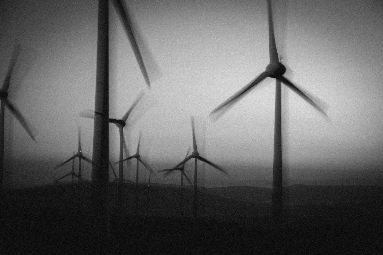 「風力主力化」の幻想崩壊：三菱商事撤退が示した制度設計の失敗