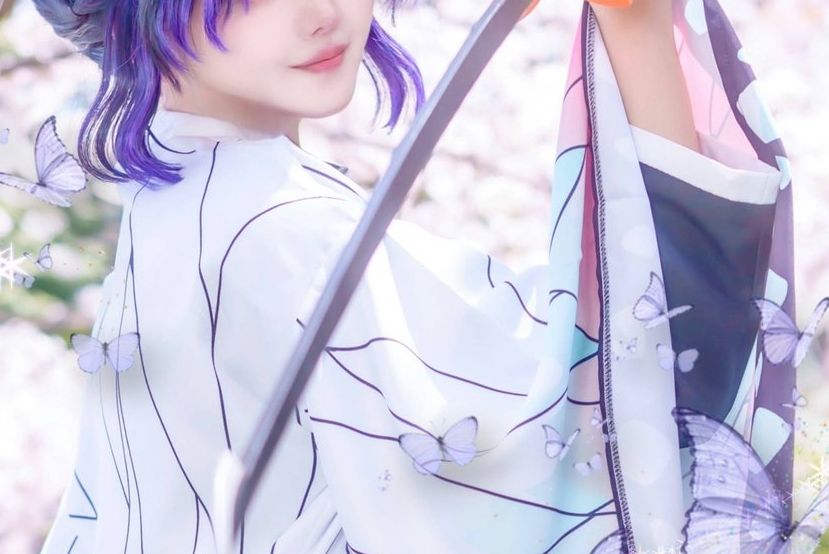 【コスプレ】『鬼滅の刃』「胡蝶しのぶ」が美しすぎ！ 桜舞う中での美麗ショットに「見惚れる」