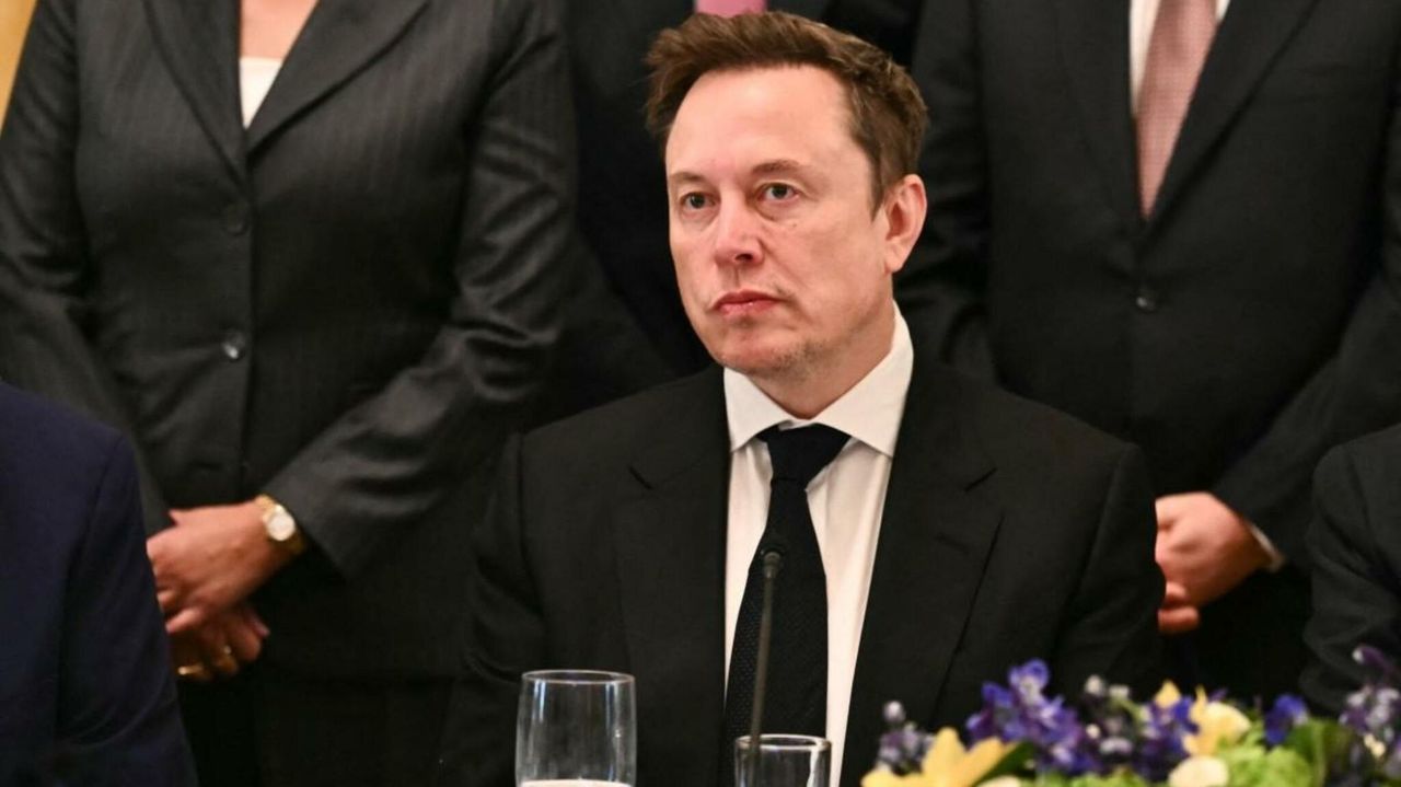 マスク氏 ウ大統領に退陣呼びかけ