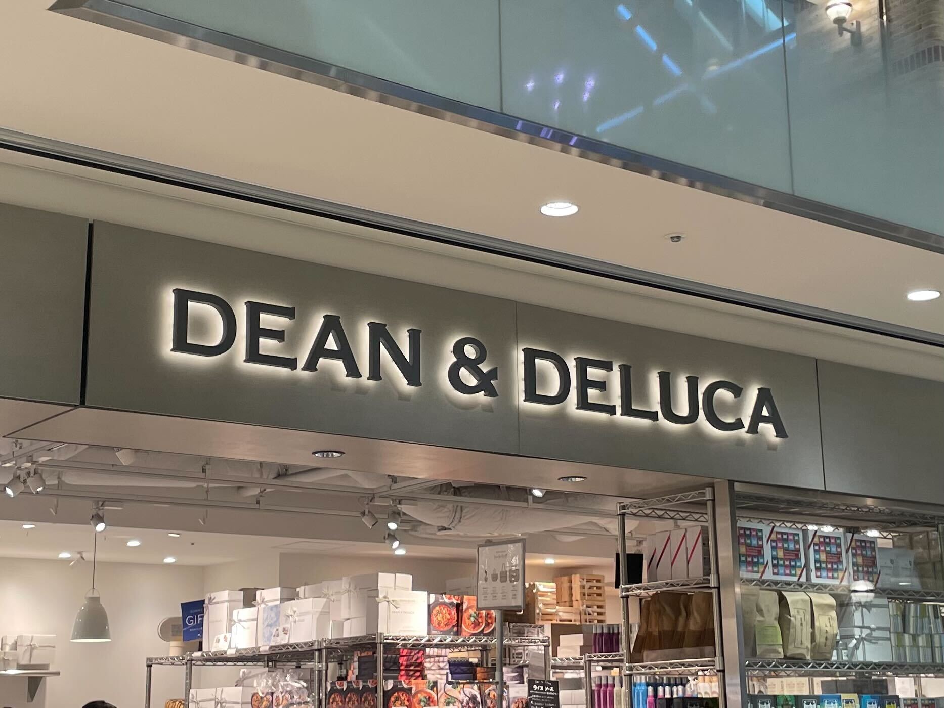 「とにかく最強最高です」DEAN＆DELUCA（ディーンアンドデルーカ）の“エコバッグ”が大人気 「肩に掛けられるので本当に楽」「たくさん入ってお洒落です」