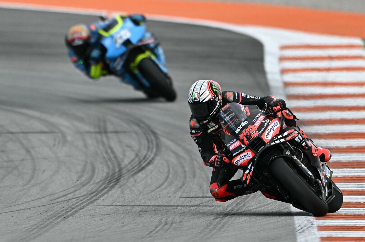 ベッツェッキ3勝目！ アプリリアがワンツーで躍進シーズン締めくくる。小椋転倒リタイア｜MotoGPバレンシア決勝