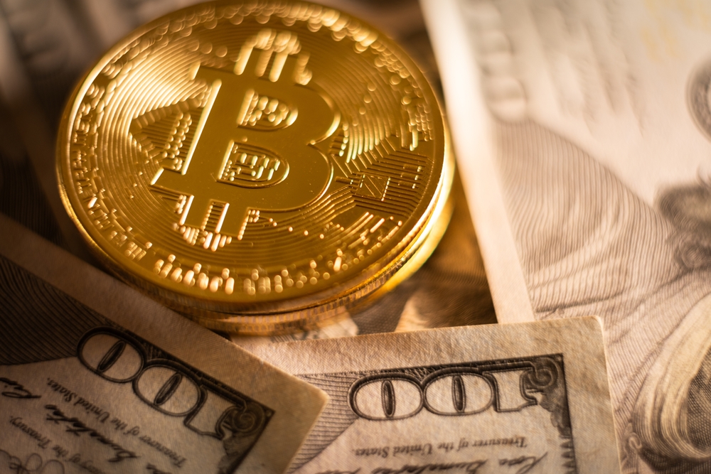 【今日の仮想通貨ニュース】ビットコインが7.2万ドルを回復。予測市場にて米民主党に勝利予測