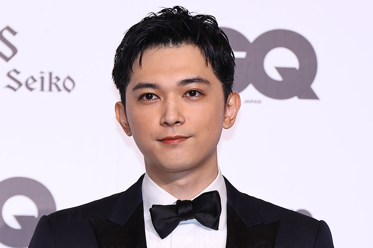 ミュージカル挑戦「吉沢 亮」に“新たなライバル”が… 「舞台関係者の中では彼の方が評価が高い」