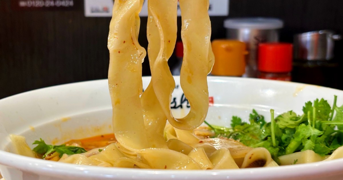 町中華チェーンでこのガチ感…！ れんげ食堂Toshu「蘭州牛肉ビャンビャン麺」がちょっとした事件だった