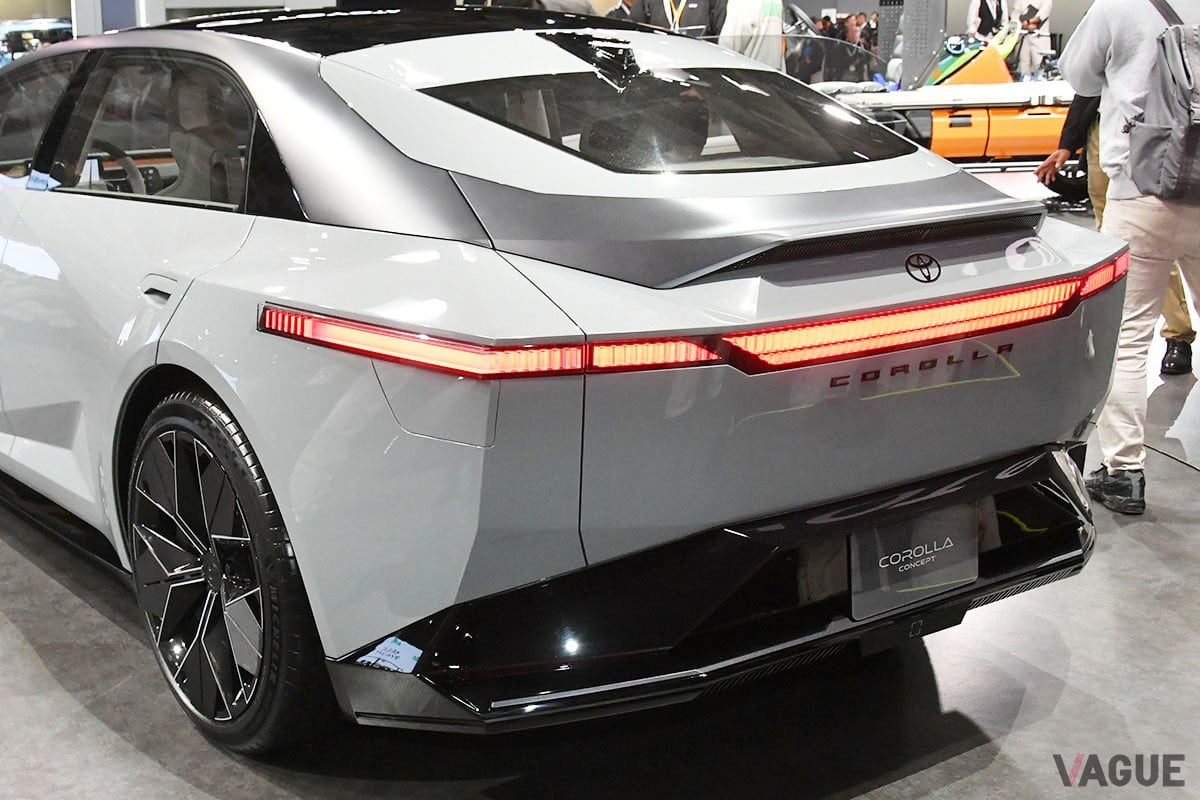 「カローラ史上、初めてクールだ」と海外のネットで絶賛の嵐！ 次期型を示唆するトヨタ「カローラコンセプト」が“大衆車のイメージ”を打ち破れた理由