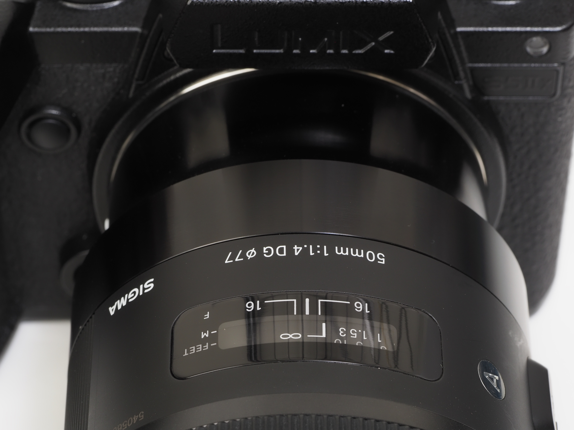 赤城耕一の「アカギカメラ」 第130回：満足いく画質でなにより安い。コスパ良好なミラーレス移行期のレンズを楽しむ