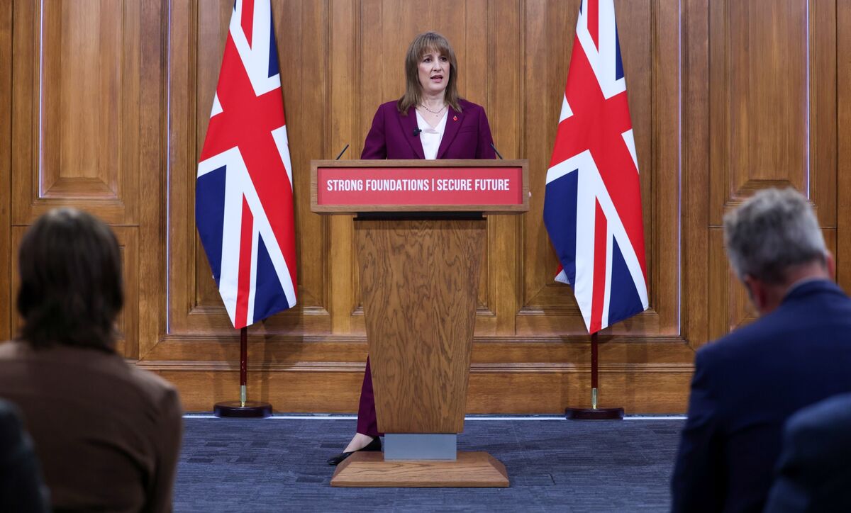 ポンドが下落、一時７カ月ぶり安値－リーブス氏が厳しい英財政に言及