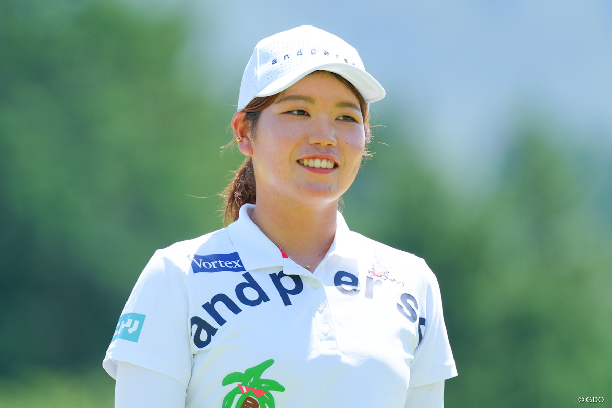 櫻井心那が単独首位 2年ぶりの復活Vへ「絶対に自分の波が来る」