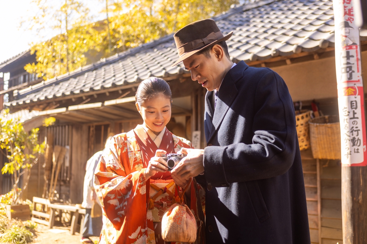 『あんぱん』第48話、次郎（中島歩）がのぶ（今田美桜）にカメラを託して旅立つ