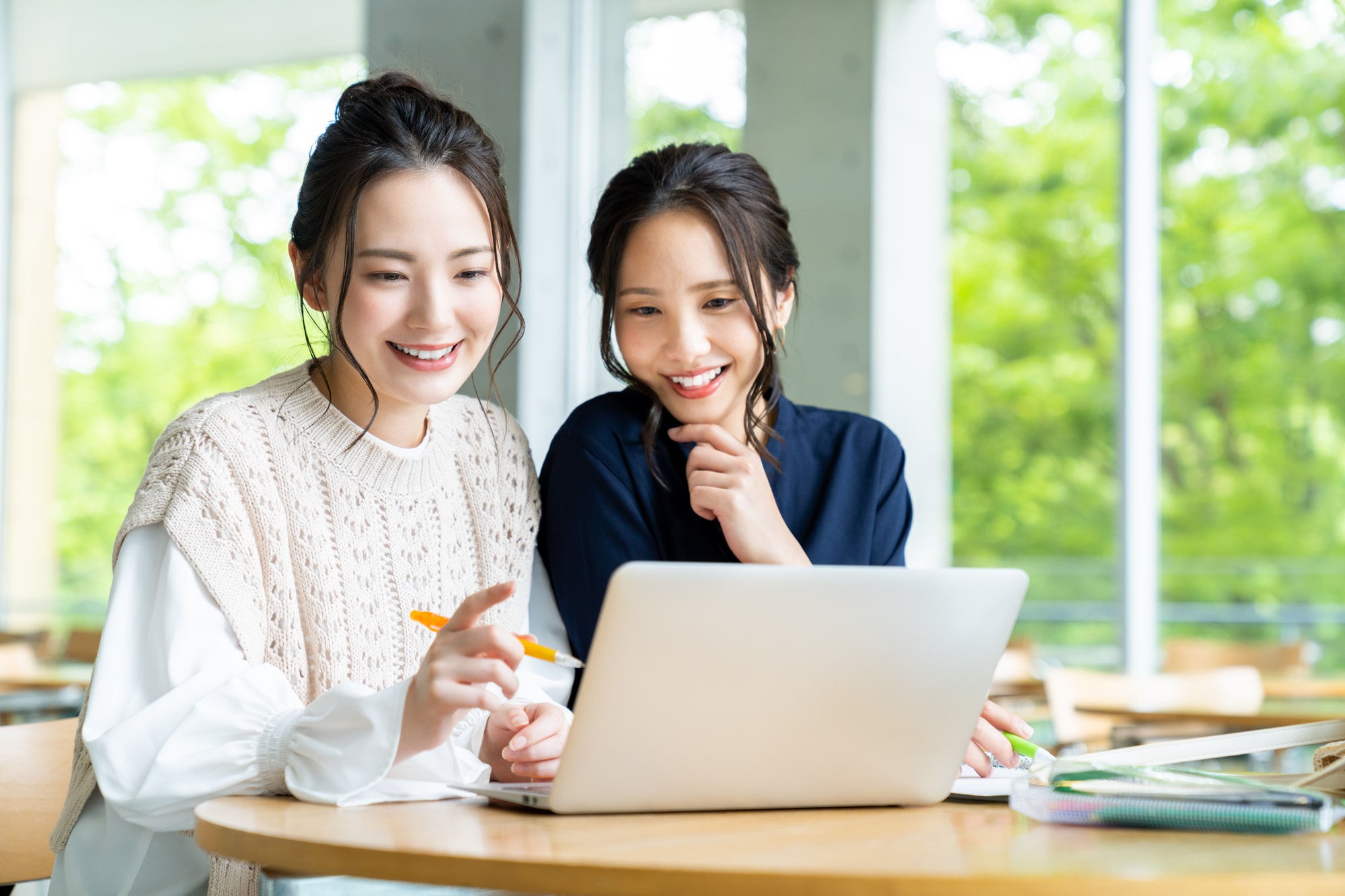 【中四国の女子高校生が選ぶ】「志願したい大学」ランキングTOP21！ 第1位は「岡山大学」【2026年最新調査結果】