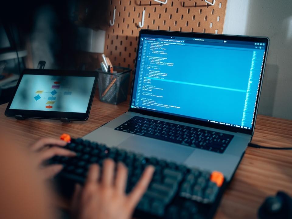 まず最初にAIの影響を受けたソフトウェア開発者がそれ以外の人々に知ってほしいこと（海外）（BUSINESS INSIDER JAPAN）