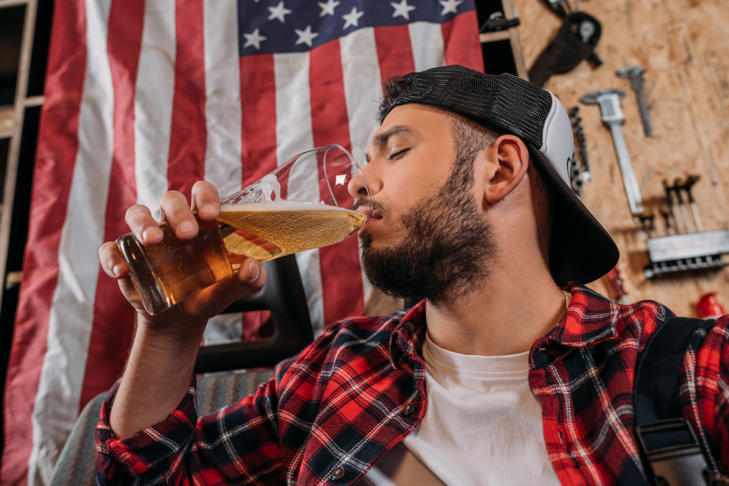 「お酒を飲まなくなったアメリカ人」が飲んでいるものとは？飲酒人口は過去最低に…アルコール離れはなぜ起きたのか？（Wedge（ウェッジ））