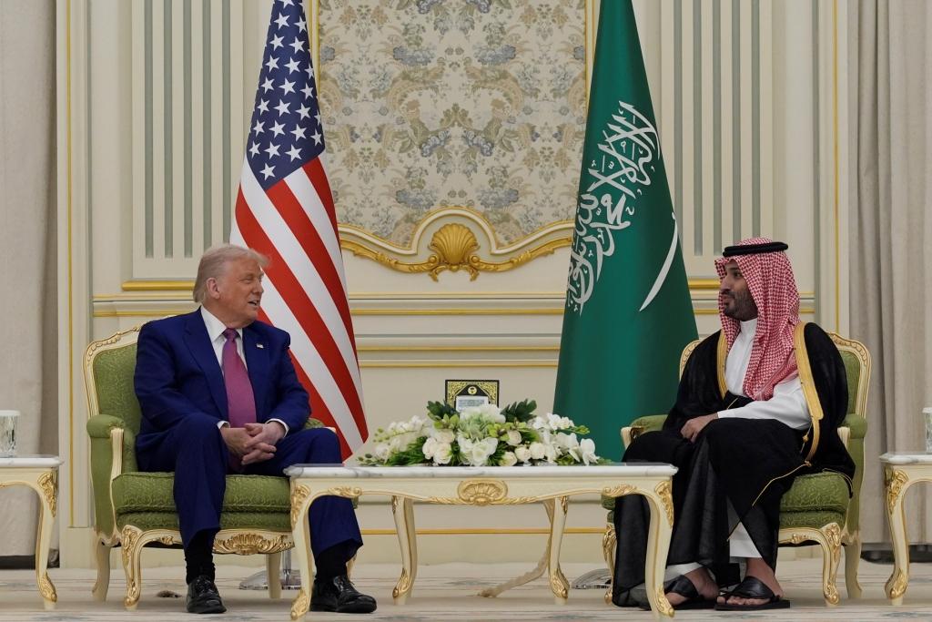 ビッグ・テック引き連れた中東歴訪で次々と大型商談決めたトランプ、自画自賛するがリスクもビッグ(1/3)