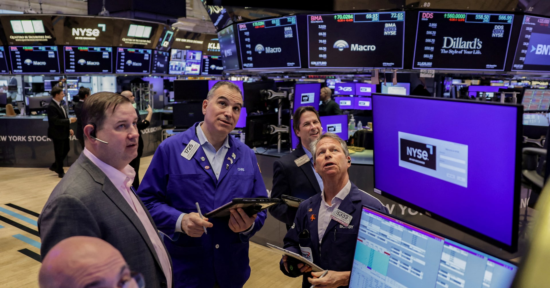 ナスダックが調整局面入り、中東リスクとＡＩ懸念が重し