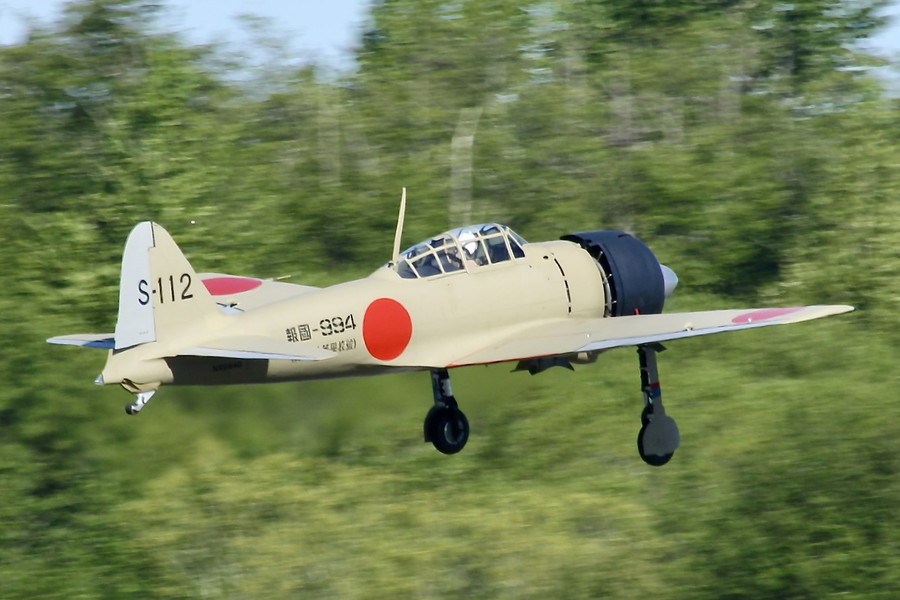 角ばった「ゼロ戦」ついに空へ！ シリーズの希少モデル 飛ぶ様子を動画で公開