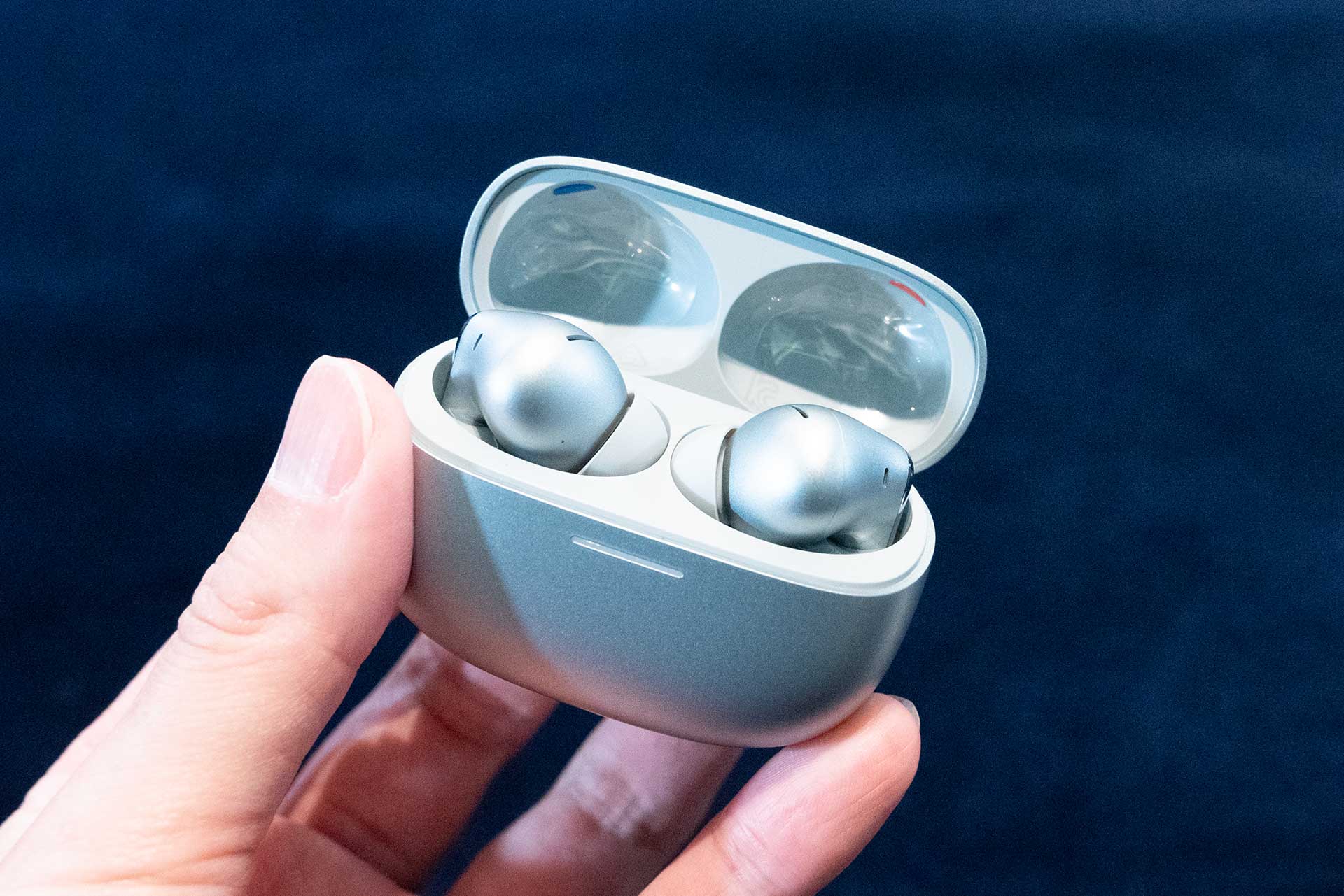 シャオミ、早割8980円のANCイヤフォン。同軸トリプルドライバでLDAC対応