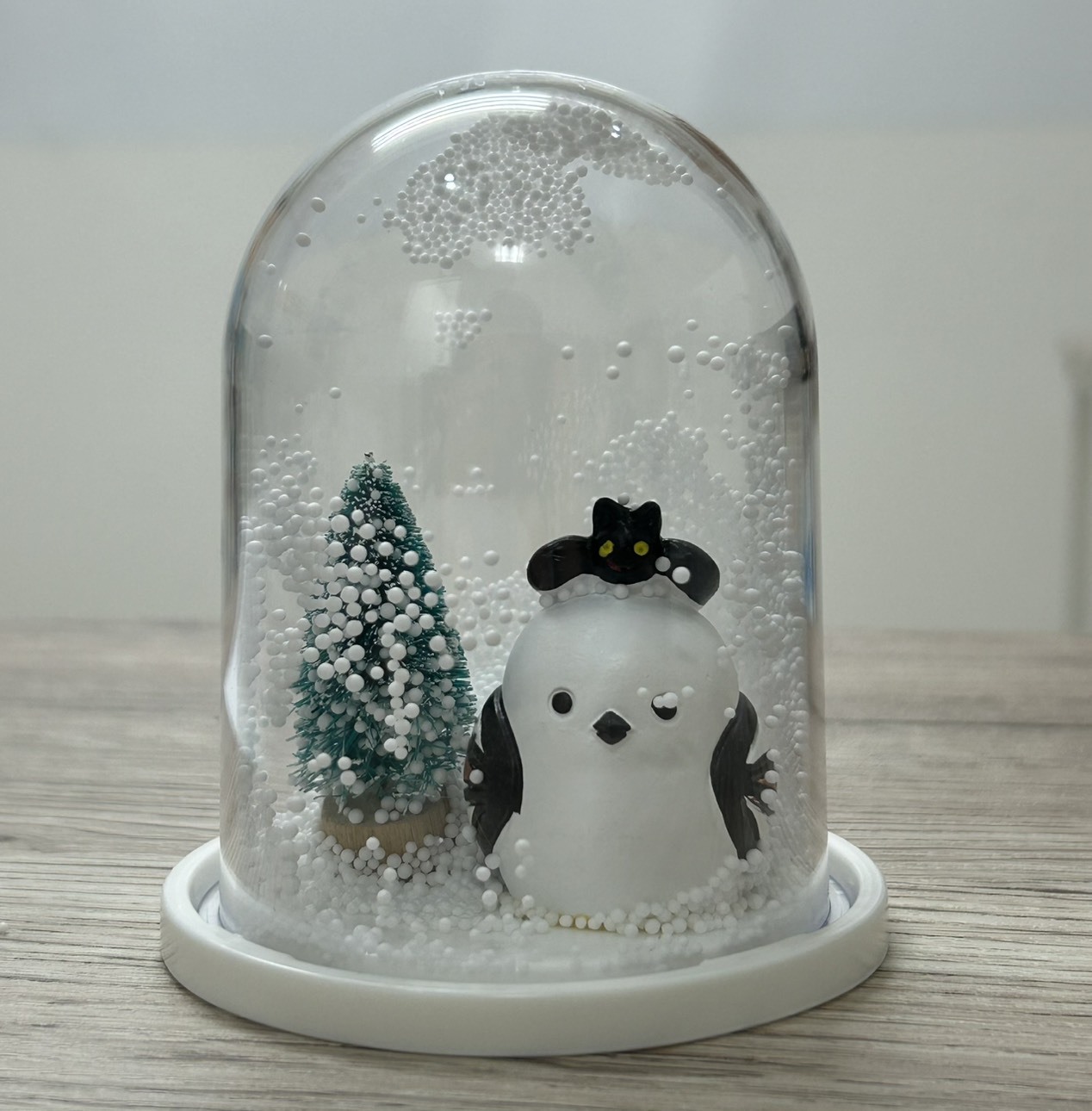 冬休みにおすすめ！静電気で雪が舞う「マイクロビーズ・スノードーム」工作で、理科の楽しさを体感しよう