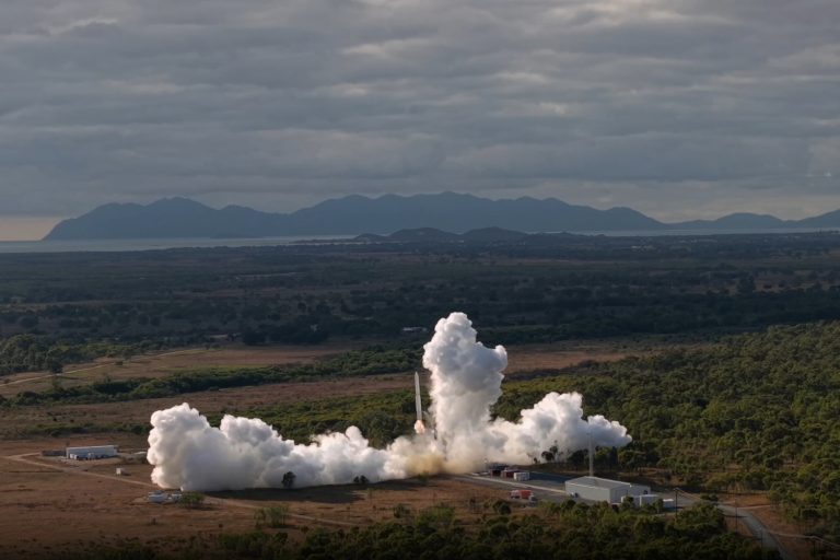 オーストラリア初の国産ロケット「エリス」、打ち上げ失敗–14秒後に墜落（UchuBiz）