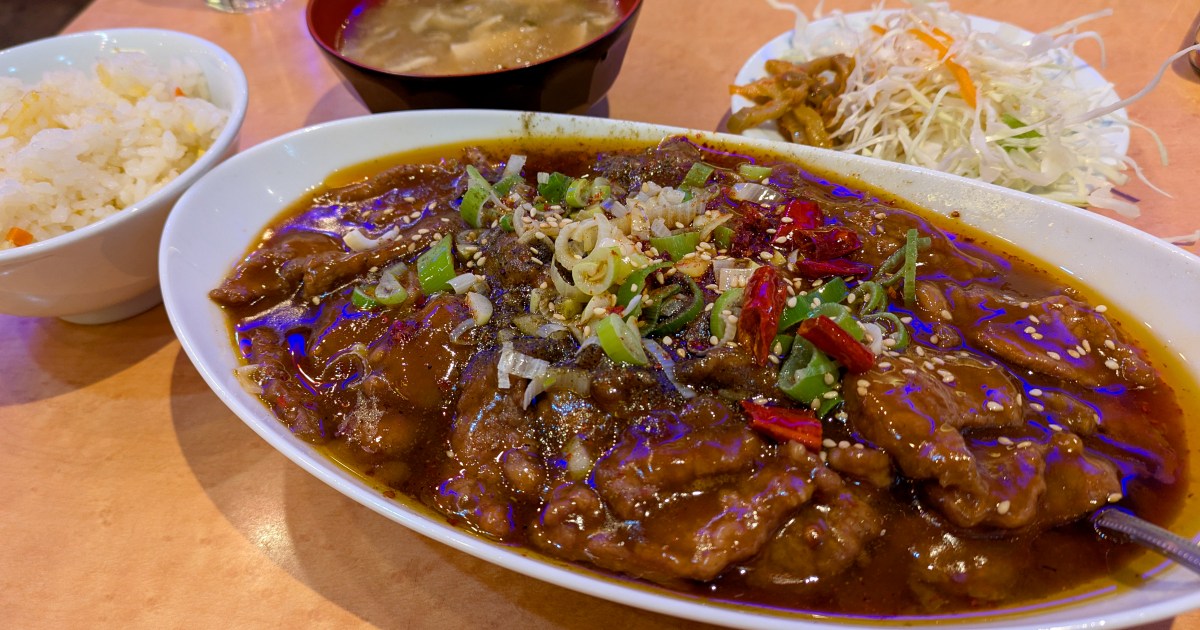 ライスもチャーハンも食べ放題！ 中華『麻辣四川』で「水煮牛肉」を頼んだら、迷わずチャーハンを選んだことを後悔するハメに…