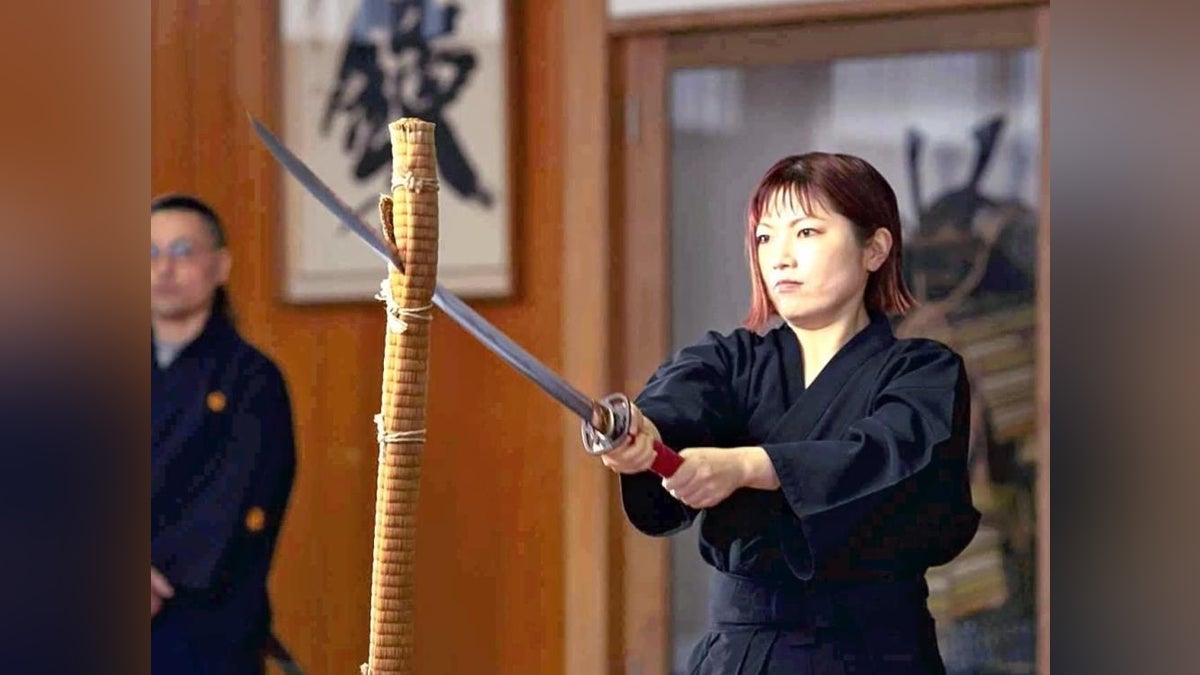 訪日客に人気「日本刀の試し切り」体験、銃刀法抵触恐れで中止…関係者は落胆隠せず