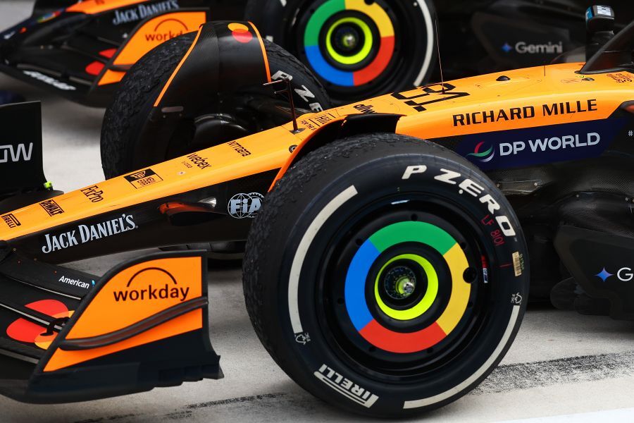 マクラーレンだけ異次元の速さ...F1タイヤの“汗”は隠し技術PCMの証拠か？「水注入」は否定（TopNews）