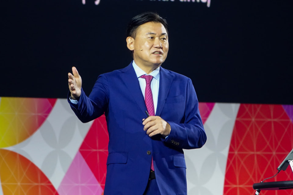 楽天モバイルがEBITDA黒字化を達成、三木谷氏「1000万回線達成へ」（ケータイ Watch）